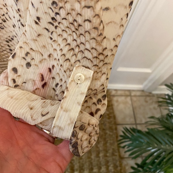 Violet + Claire Snakeskin Reptile Print Sheer Button Down Top LS L - Picture 6 of 9